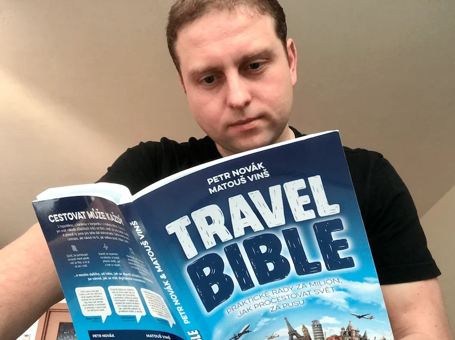 Kniha Travel Bible, která mě nakopla vyrazit na první Camino