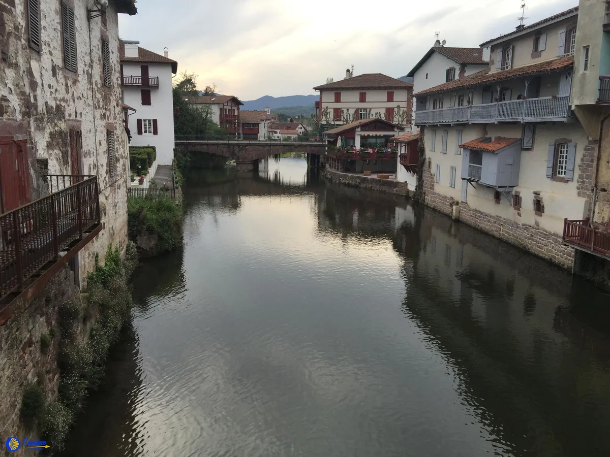 Začátek Francouzské cesty v St-Jean-Pied-de-Port v Pyrenejích