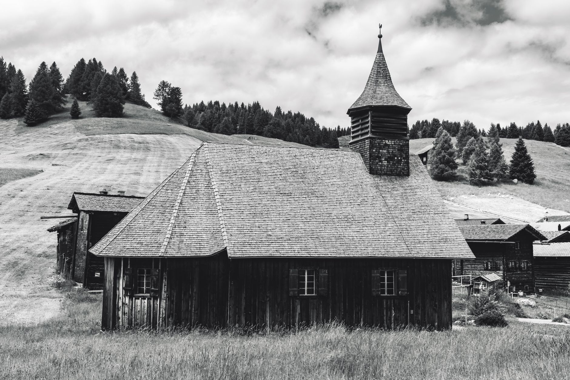 Gotický dřevěný kostel svatého Michala archanjela v Tvrdošíně na Oravě zapsaný v UNESCO