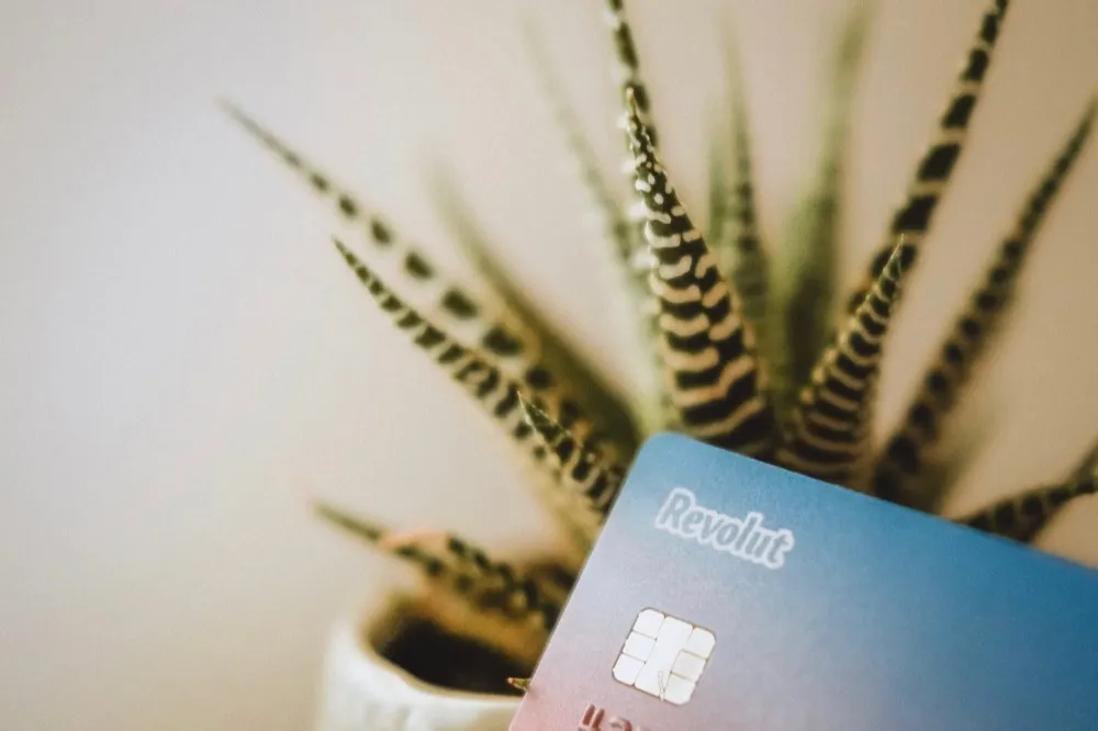Aplikace Revolut s přehledem plateb během pouti do Santiaga