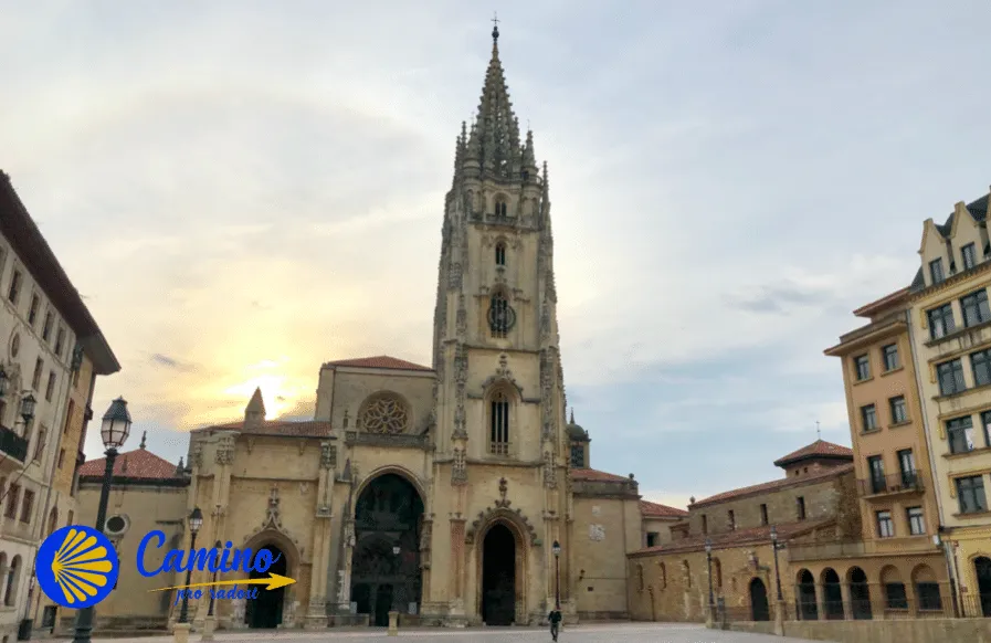 Horská krajina na trase Camino Primitivo mezi Oviedem a Santiagem de Compostela